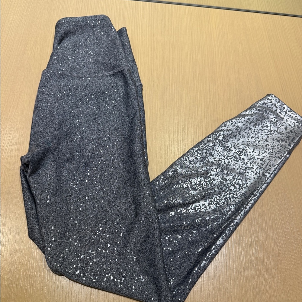 Beyond Yoga Gray Sparkle Leggings